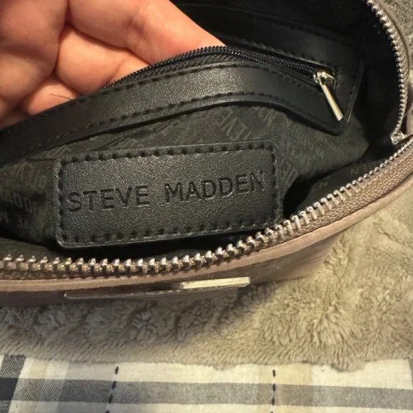 Steve Madden | Nylon Crossbody Bag | Tan - Picture 6 of 10
